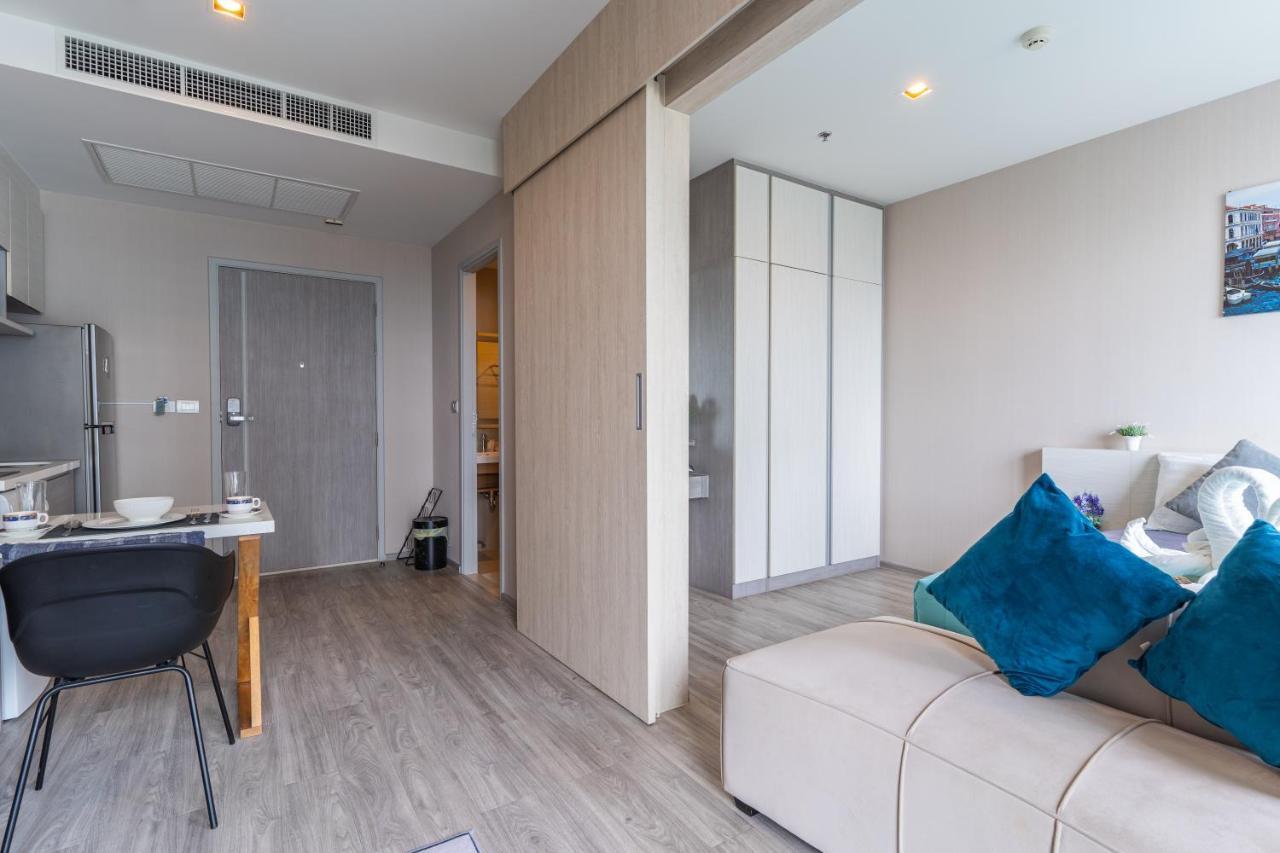 Aeras Beachfront Condominium Praia de Jomtien Exterior foto